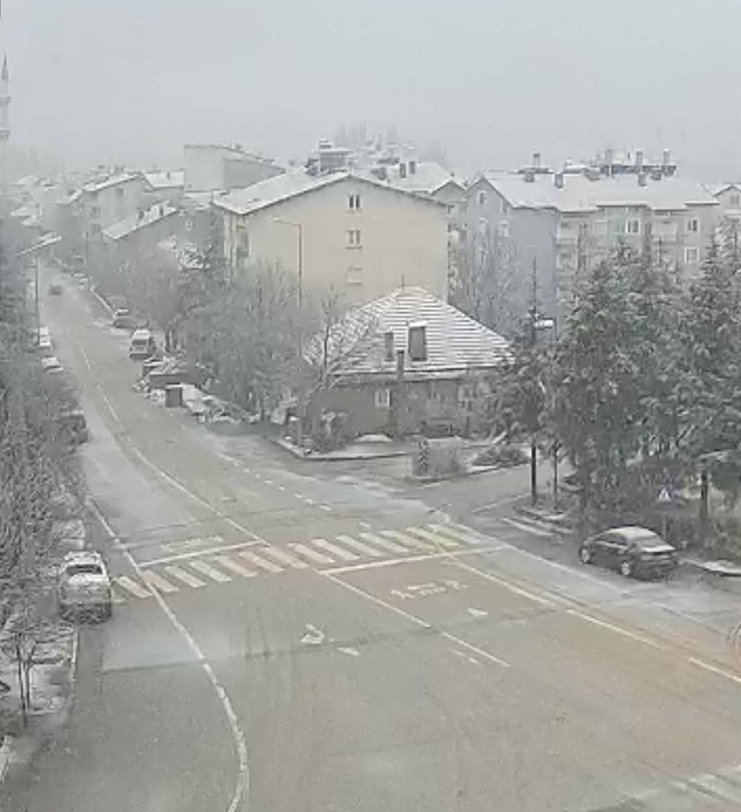 Ufukta tüm Konya için kar yağışı görüldü 1